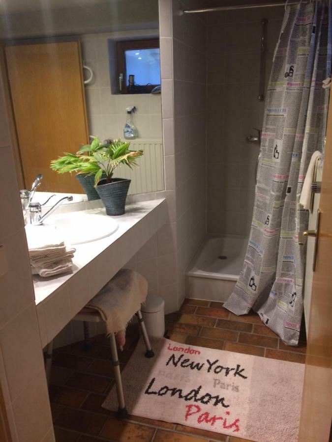 Schones Zimmer In Gimmeldingen/ Konigsbach Neustadt an der Weinstraße Eksteriør billede